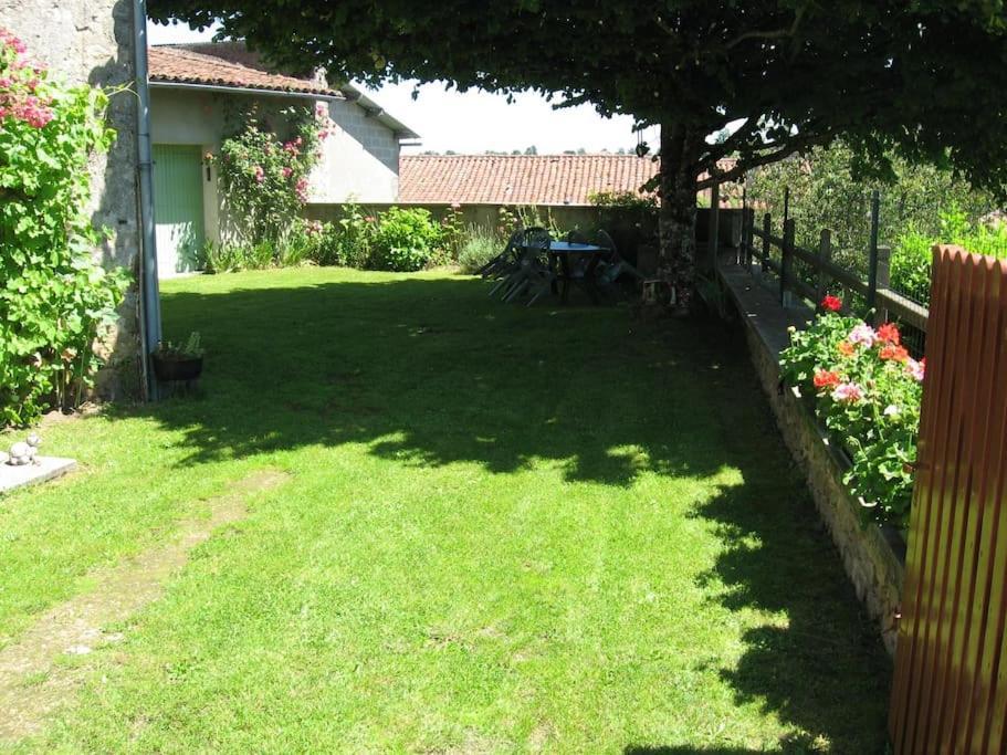 Cottage By The Chateau With Pool In National Parc Les Salles-Lavauguyon Εξωτερικό φωτογραφία