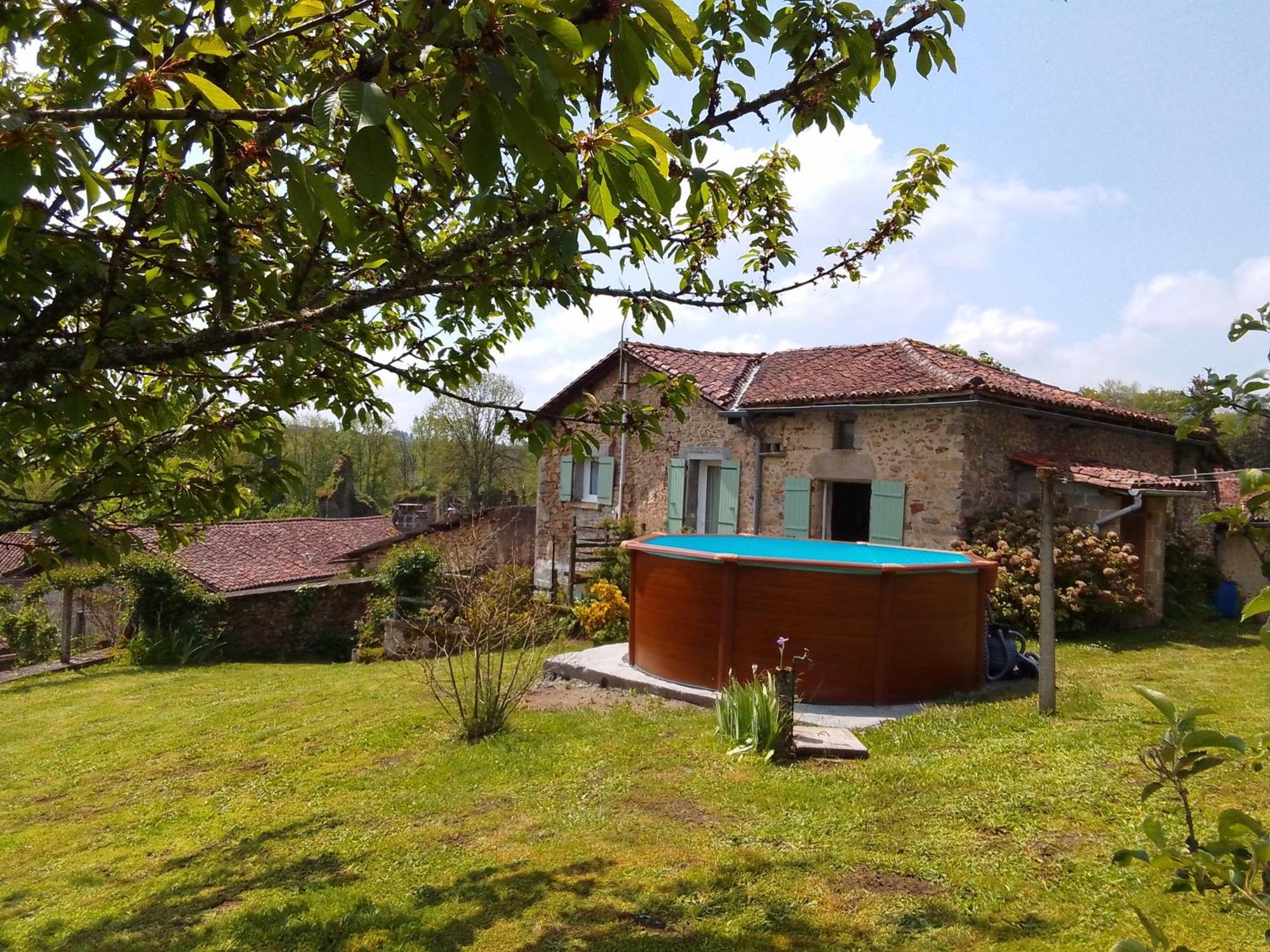 Cottage By The Chateau With Pool In National Parc Les Salles-Lavauguyon Εξωτερικό φωτογραφία